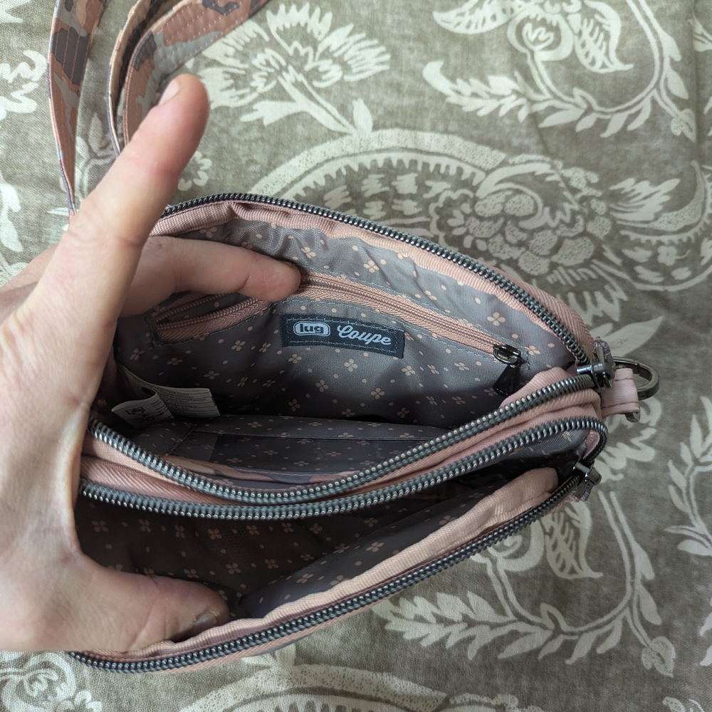 Lug Camo Rose Crossbody Bag - Picture 5 of 6